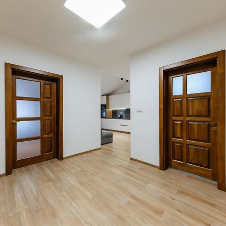 Luxury Apartments Uzhorod Exterior foto