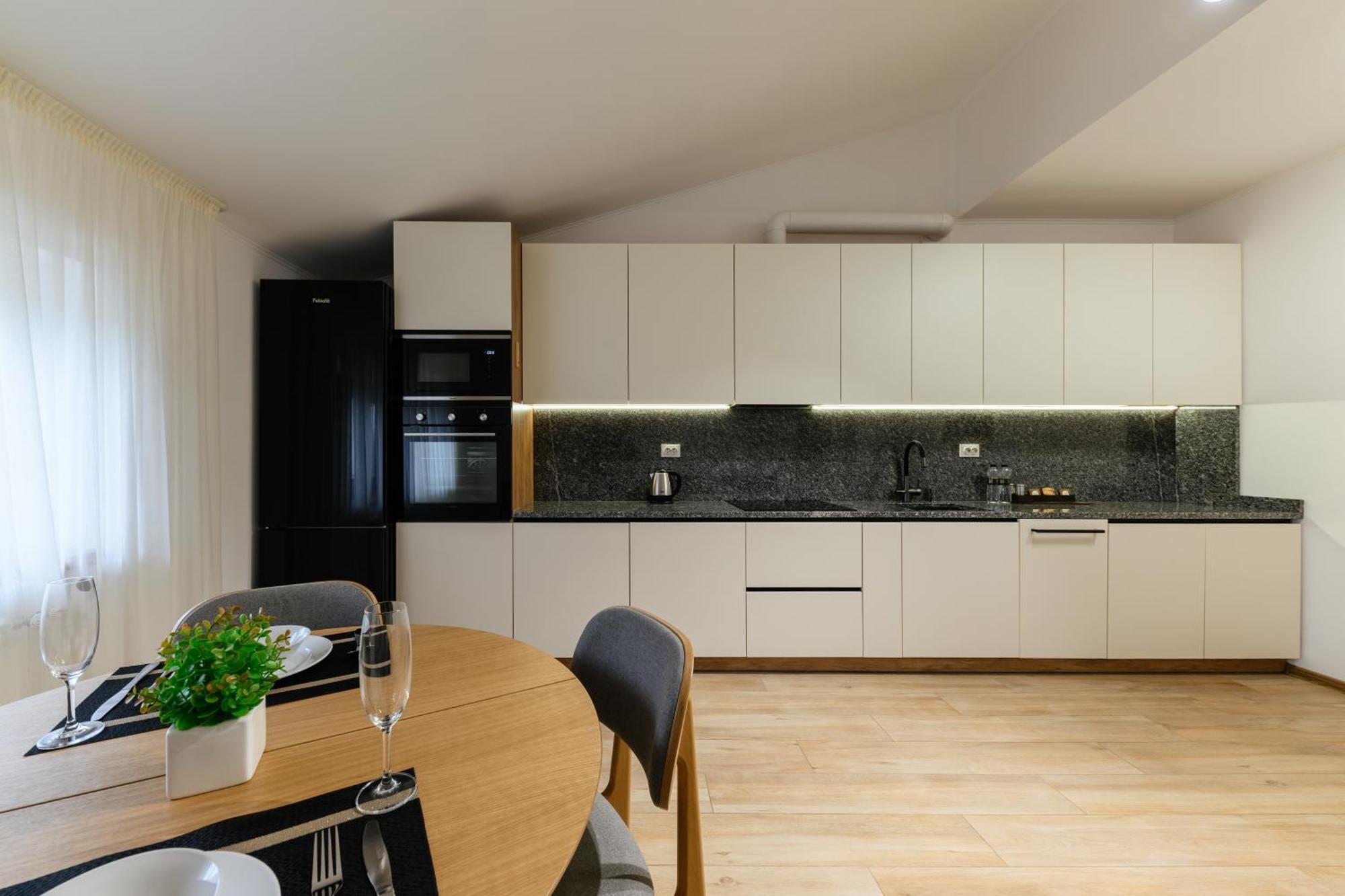 Luxury Apartments Uzhorod Exterior foto